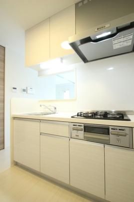 �y���̑��z�@�R���e�B�j���G�@302�����@�L�b�`��