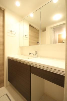 �y���̑��z�@�R���e�B�j���G�@302�����@���ʑ�