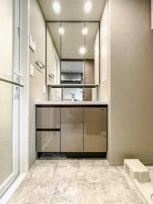 �y���̑��z�@���ʐ^�͓��^�C�v�Z�˂ł��B