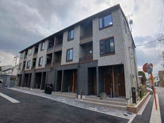 �s�[�X�t���V�̊O�ω摜