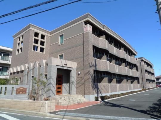 �{���[�W���E�A���E�o�g�[�̊O�ω摜