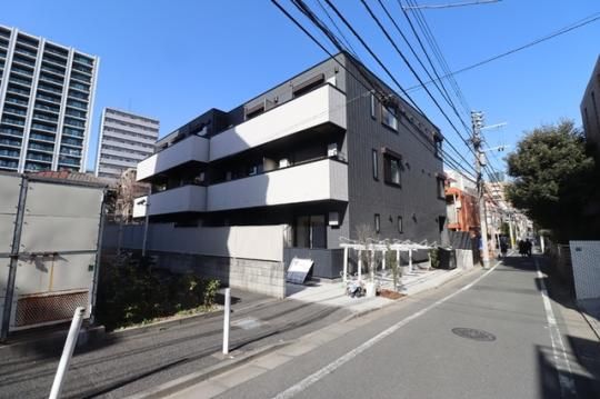 �Z���X�e�B�A�r�ܗ����ʂ�̊O�ω摜