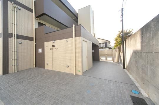 ���|���W�f���X�̊O�ω摜