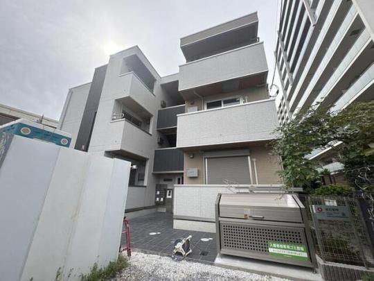 �Z���X�e�B�A��X�̊O�ω摜