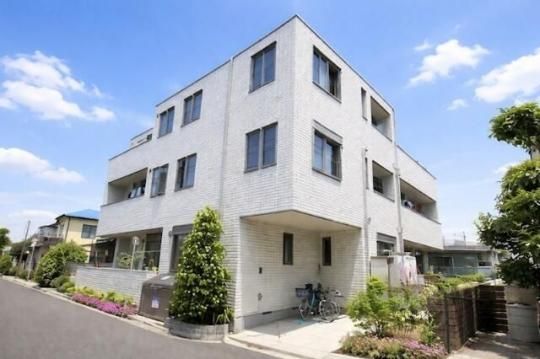 �N���[�����F�[���̊O�ω摜