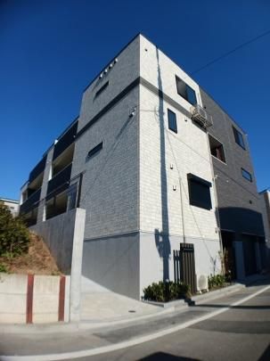 �t�H�[���[�t�@�N���[�o�[�̊O�ω摜