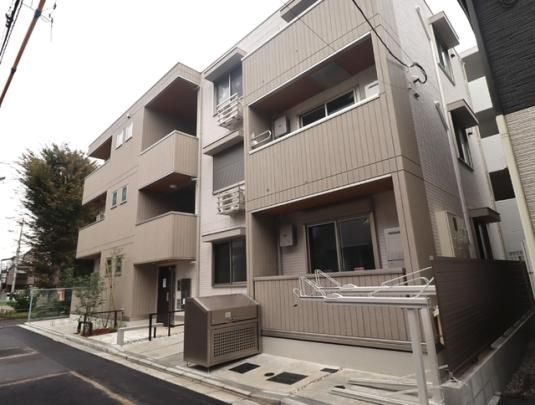 �Z���X�e�B�A�≺�̊O�ω摜