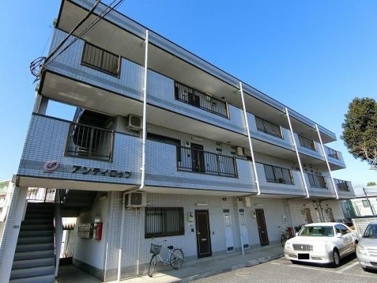 �A���e�B���E�v�̊O�ω摜