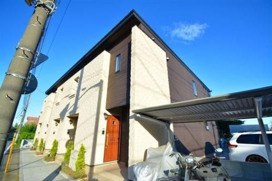 �t�H���^�[�i�E���[�`�F�̊O�ω摜