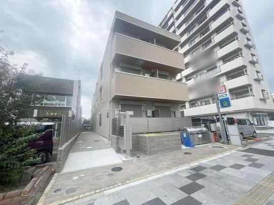 D-ROOM�������̊O�ω摜