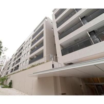 �Z���`�����[�t�H���X�g�Q�����̊O�ω摜