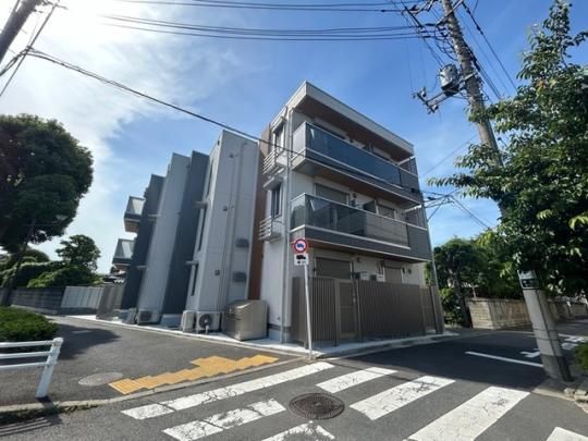 �A�Z�b�g�R�[�g�V��̊O�ω摜