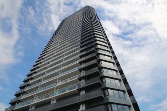 THE TOWER JUJO�̊O�ω摜