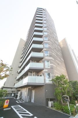 �o�E�X�t���b�c�i��L���i���T�C�h�̊O�ω摜