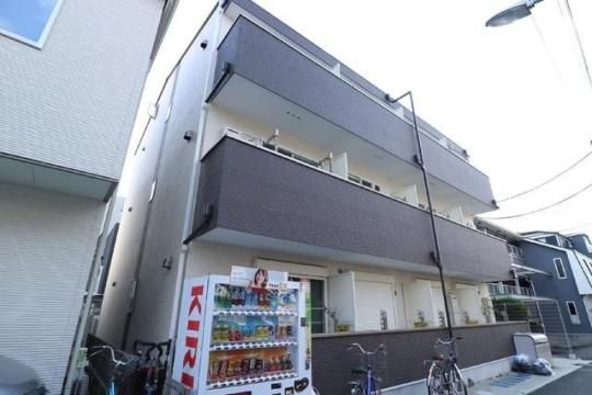 �A�N�A�v���C�X����������̊O�ω摜