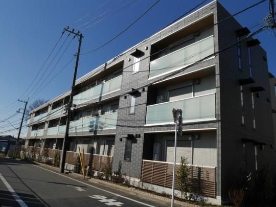 �X�e�������̊O�ω摜