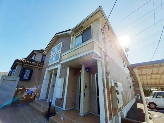 �u�����A���g�@�l�̊O�ω摜