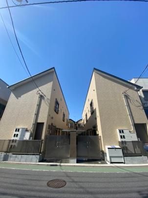 �p���n�E�X�E�G�X�g�̊O�ω摜