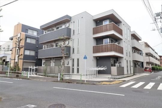 �Z���X�e�B�A������̊O�ω摜