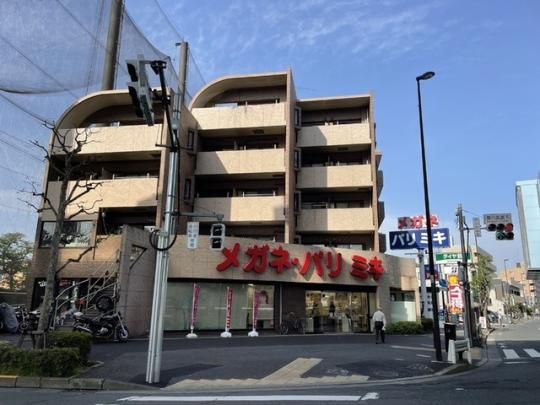 �N���[������̊O�ω摜