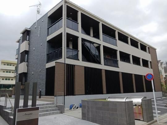 �A�E���e�B�G�̊O�ω摜