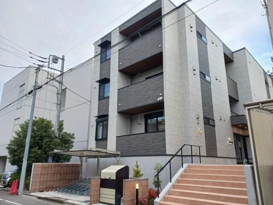 �N���X�g�l���}�̊O�ω摜