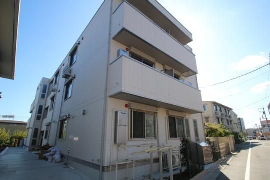 ���E���A�Z���̊O�ω摜