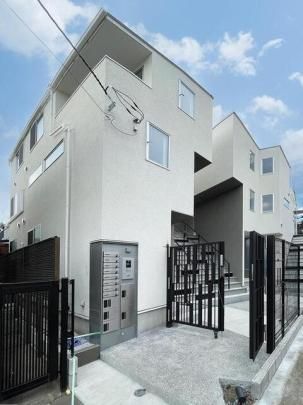 ���V���e���X�̊O�ω摜