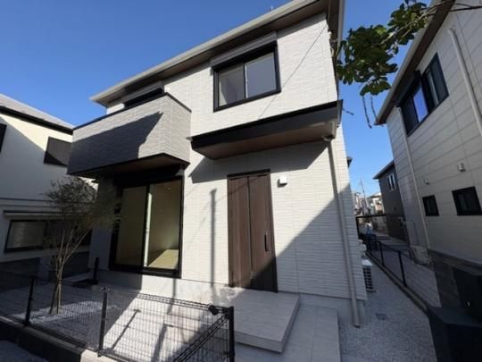 �C���X�@C���̊O�ω摜