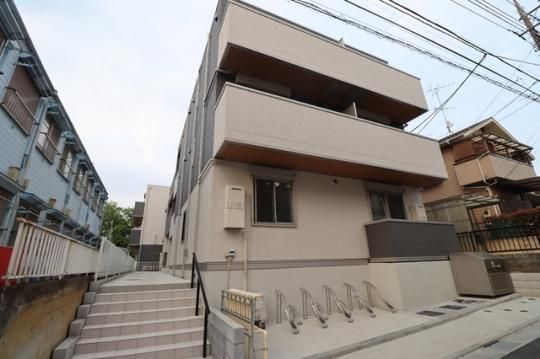 �Z���X�e�B�A����B�̊O�ω摜