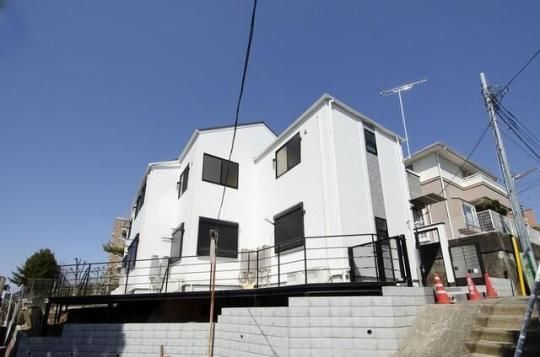 �A�U�[���E�L�����I�X�����̊O�ω摜