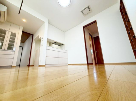 rO ̌ʂՂƎRރrOXy[X͂ƂĂSn̗ǂԂłBƑW܂Ɖ߂uȅvɂȂ郊rO𐥔񂲗iBeF2025.11.22j