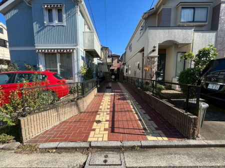  2\ȃXy[X܂eFlȂǗqp̒ԏƂĂp\Iql̗VяƂĂ1w̃CtX^C̕ωĂSłiBeF2025.11.28j