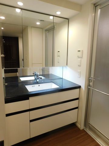 ʑEʏ ʑƐ@uEE߃Xy[XƂꂽʎłB[̑ʑȂ̂ŉƑFl̓pi[o܂V[wbhtŎgiBeF2020.3j