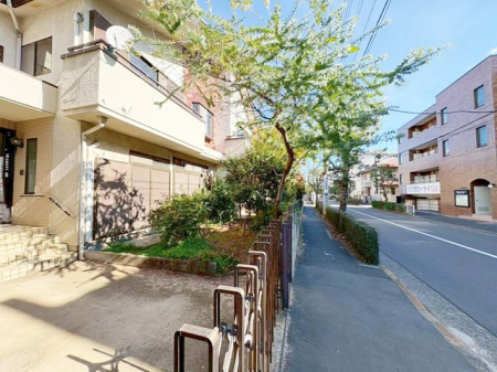 nynʐ^ OʓH͖10Ԃ̏oX[YłI傫ԂyXSĒԂłƂ̂铹ŁAו̐ς݉낵◈q̑ΉyX̏oɃXgX܂IiBeF2025.12j