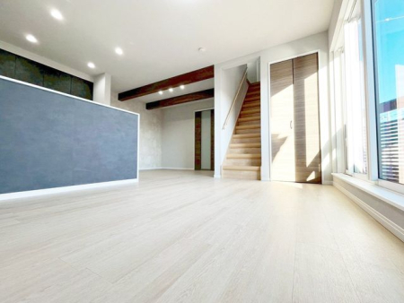 ���r���O �̌��ʂ����������Ղ�Ǝ��R�����������ރ��r���O�X�y�[�X�͂ƂĂ����S�n�̗ǂ���Ԃł��B���Ƒ����W�܂�������Ɖ߂�����u�e���̏�v�ɂȂ郊�r���O�𐥔񂲗�����������i�B�e���F2025.12.15�j