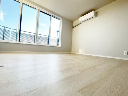 ���̑����� ��Q���͂��������ȍL���ŁA���[�͂����ł��I���[�N�X�y�[�X���̃R�[�i�[����ꂽ��A�L������������Ƃ���̂ŁA�Ƌ�̔z�u�����R���݁����z�̋�Ԃ���ꂿ�Ⴂ�܂���i�B�e���F2025.12.15�j