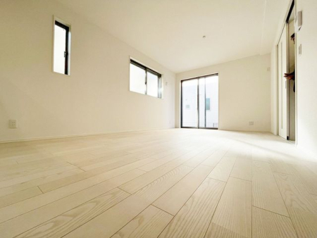 ���r���O �̌��ʂ����������Ղ�Ǝ��R�����������ރ��r���O�X�y�[�X�͂ƂĂ����S�n�̗ǂ���Ԃł��B���Ƒ����W�܂�������Ɖ߂�����u�e���̏�v�ɂȂ郊�r���O�𐥔񂲗�����������i�B�e���F2025.12.15�j