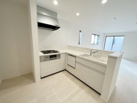 �L�b�`�� L�^�L�b�`���͍�ƃX�y�[�X���L�����A�V���N��R�����ւ̓������Z���̂������I�ł��I�����l�ł̍�Ƃ����₷���̂ł��q�l��p�[�g�i�[�̕��Ƃ��������ꏏ�Ɋy���߂܂���i�B�e���F2025.12.15�j