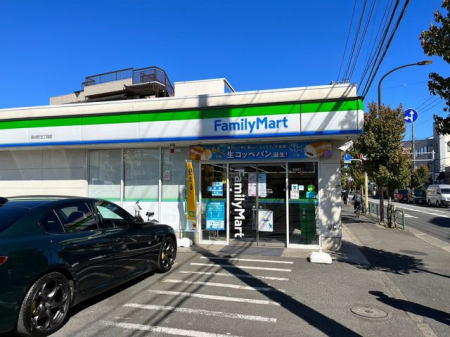 ���ӊ� �t�@�~���[�}�[�g�ےJ���ܒ��ړX �k��11���B 830m