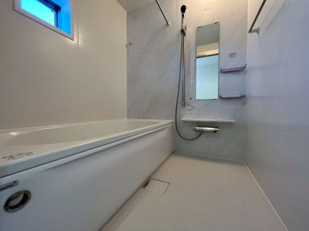 ���� �����������L�΂���L���Ń����b�N�X���ʂ�����1�؃T�C�Y�̃��j�b�g�o�X�͉Ƒ��ł̓��������₷���T�C�Y�ł��B�􂢏���L���̂ł��q�l�ƈꏏ�Ƀo�X�^�C�����y���߂܂���i�B�e���F2025.12.15�j