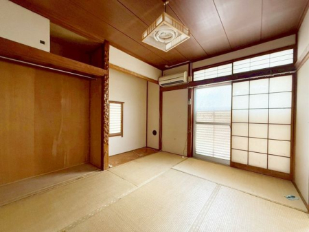 ���̑����� 2�ʍ̌��̂������Ȃ̂ŁA�z�̌������������荞�߂Ė��邢�����ł�������2�ʂ���̂ŊJ�����������ĕ��ʂ����ǍD�ł���|�J�|�J�̂����l�̌�����������C�����̗ǂ���Ԃł��i�B�e���F2025/8/8�j