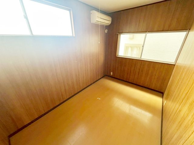 ���̑����� 2�ʍ̌��̂������Ȃ̂ŁA�z�̌������������荞�߂Ė��邢�����ł�������2�ʂ���̂ŊJ�����������ĕ��ʂ����ǍD�ł���|�J�|�J�̂����l�̌�����������C�����̗ǂ���Ԃł��i�B�e���F2025/8/8�j