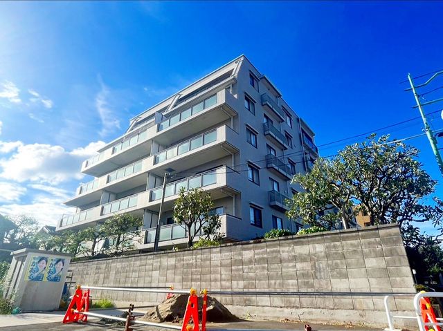 ���n�O�ώʐ^ �w�k��13���I�w�O�łȂ�ł����낤�̂ŁA�����̐������L���ɂȂ�܂��B�ʋΒʊw�ɂ��֗���