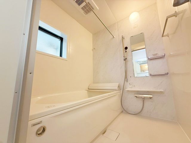 ���� �����������L�΂���L���Ń����b�N�X���ʂ�����1�؃T�C�Y�̃��j�b�g�o�X�͉Ƒ��ł̓��������₷���T�C�Y�ł��B�􂢏���L���̂ł��q�l�ƈꏏ�Ƀo�X�^�C�����y���߂܂���i�B�e���F2025.12.27�j