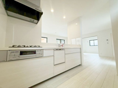 �L�b�`�� �J���I�ȃL�b�`���́A���r���O�S�̂����n������S���̂���݌v�I���������Ƒ��Ƃ̃R�~���j�P�[�V�������Ƃ�āA�����Ȃ��q�l�̂��邲�ƒ�ɂ����ꂵ���|�C���g��i�B�e���F2025.12.27�j