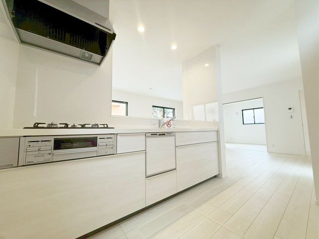 �L�b�`�� �J���I�ȃL�b�`���́A���r���O�S�̂����n������S���̂���݌v�I���������Ƒ��Ƃ̃R�~���j�P�[�V�������Ƃ�āA�����Ȃ��q�l�̂��邲�ƒ�ɂ����ꂵ���|�C���g��i�B�e���F2025.12.27�j