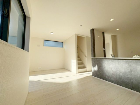 ���r���O �̌��ʂ����������Ղ�Ǝ��R�����������ރ��r���O�X�y�[�X�͂ƂĂ����S�n�̗ǂ���Ԃł��B���Ƒ����W�܂�������Ɖ߂�����u�e���̏�v�ɂȂ郊�r���O�𐥔񂲗�����������i�B�e���F2026.1.9�j