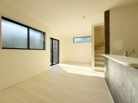 ���r���O �̌��ʂ����������Ղ�Ǝ��R�����������ރ��r���O�X�y�[�X�͂ƂĂ����S�n�̗ǂ���Ԃł��B���Ƒ����W�܂�������Ɖ߂�����u�e���̏�v�ɂȂ郊�r���O�𐥔񂲗�����������i�B�e���F2026.1.9�j