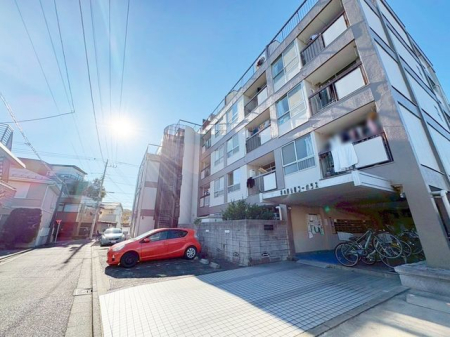 ���ԏ� ���炳�ꂽ�f�U�C���E��炵�₷����ǋ������ꕔ���ł��B�����ɂ͉Ƌ��z�u���Ă���܂��̂ŁA���Z�܂��̃C���[�W�����₷���ł��B�i�B�e���F2026.1.9�j